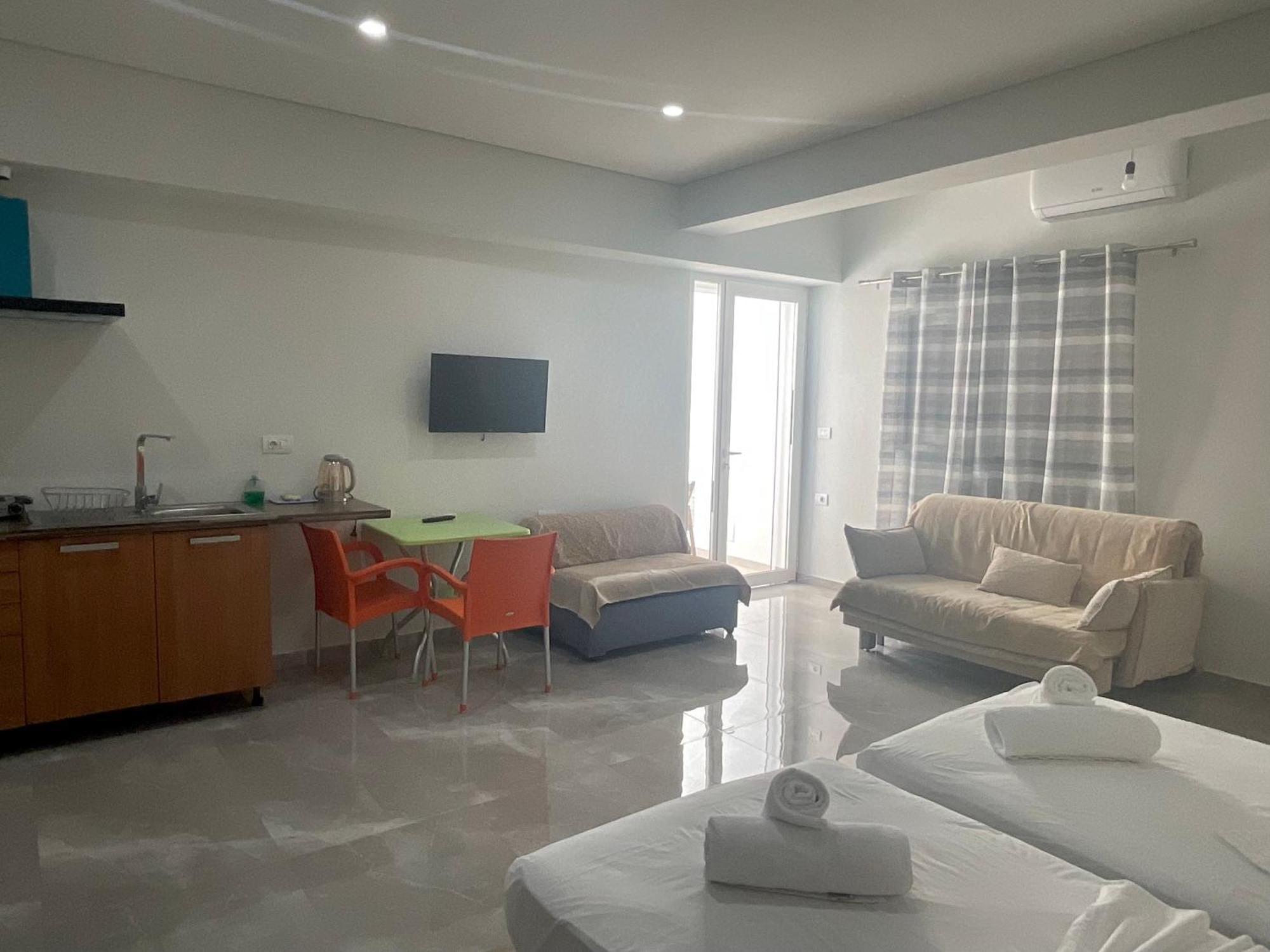 Mojito Beach Apartments With Free Parking Sarandë 客房 照片